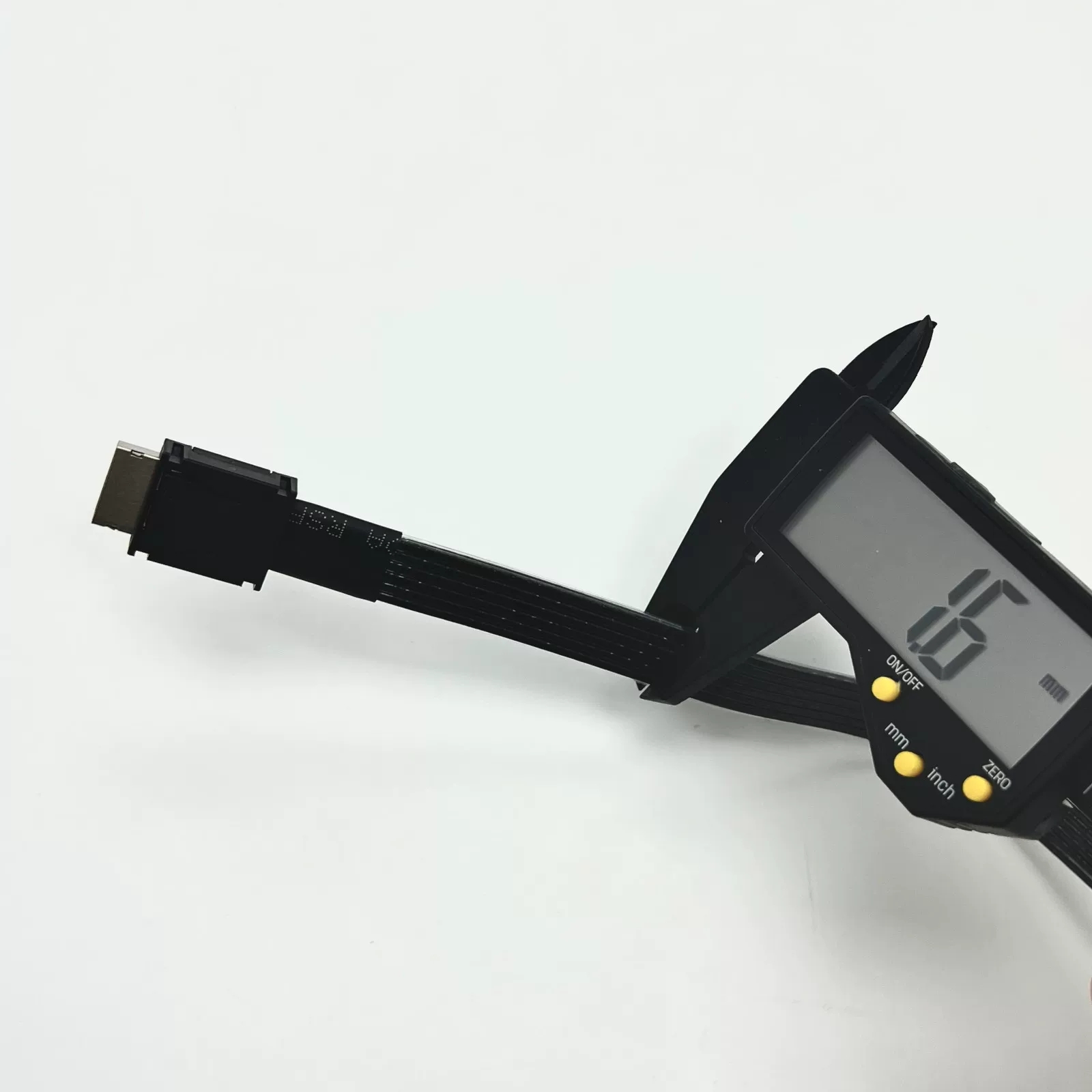ADT-Link PCI-E 4.0 X4 SFF-8611 - Oculink Egpu Mini Pc のレビューと価格